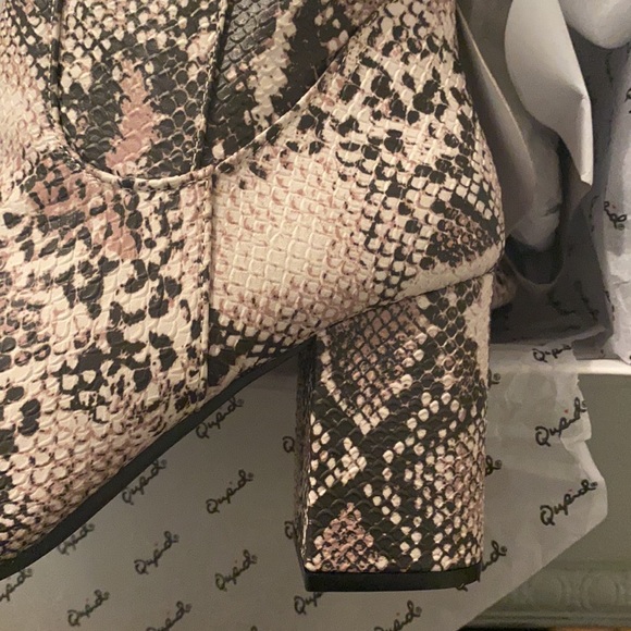 Qupid snakeskin boots size 8 - Picture 2 of 10